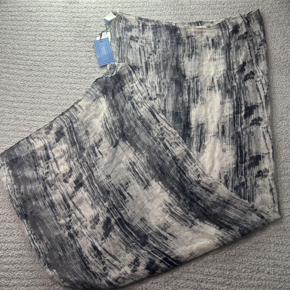 Simply Vera Vera Wang Scarf Abstract Grey White OS Artsy Minimalist Boho Modern
